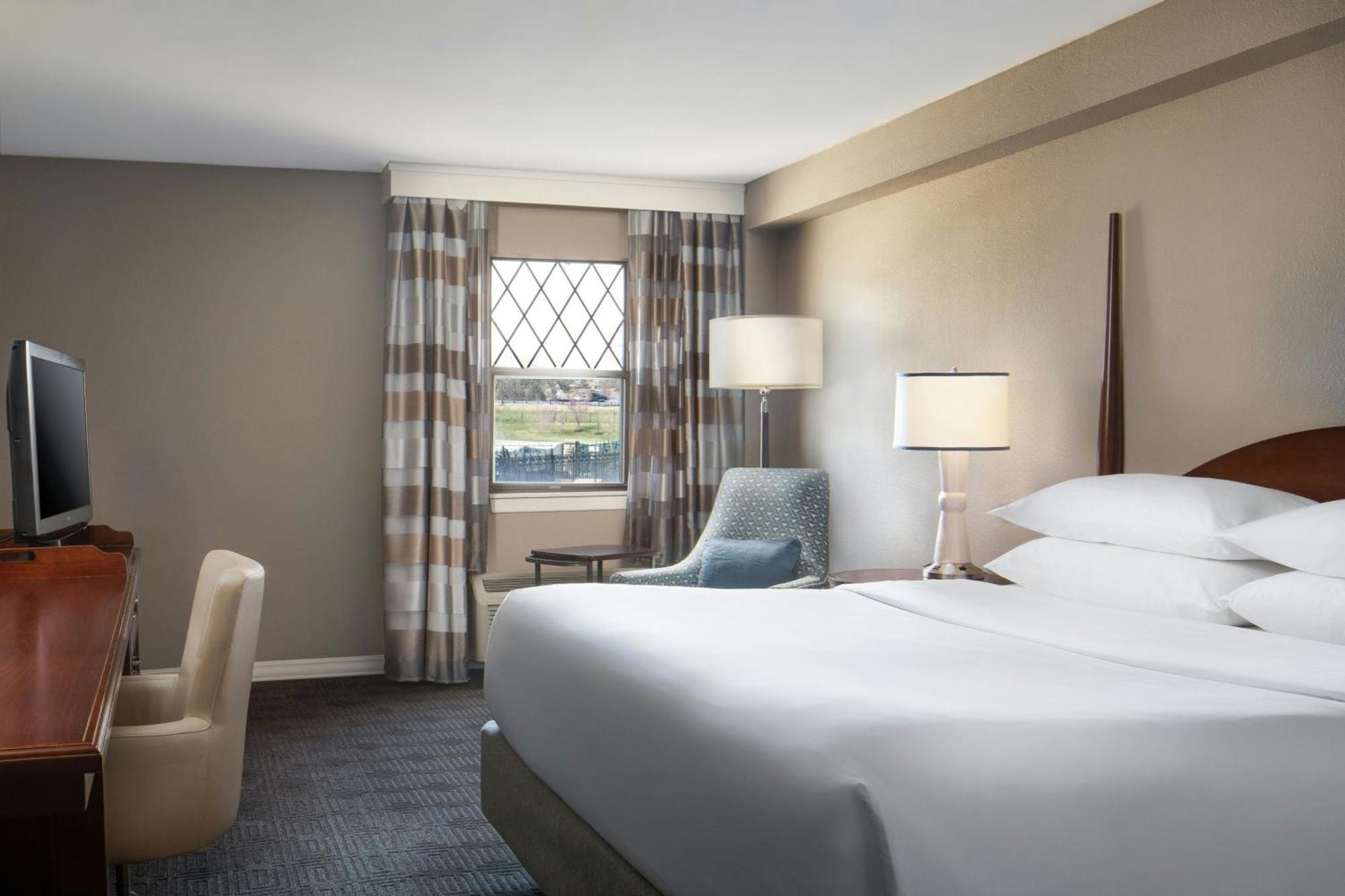 Sheraton Westport Lakeside Chalet Maryland Heights Esterno foto