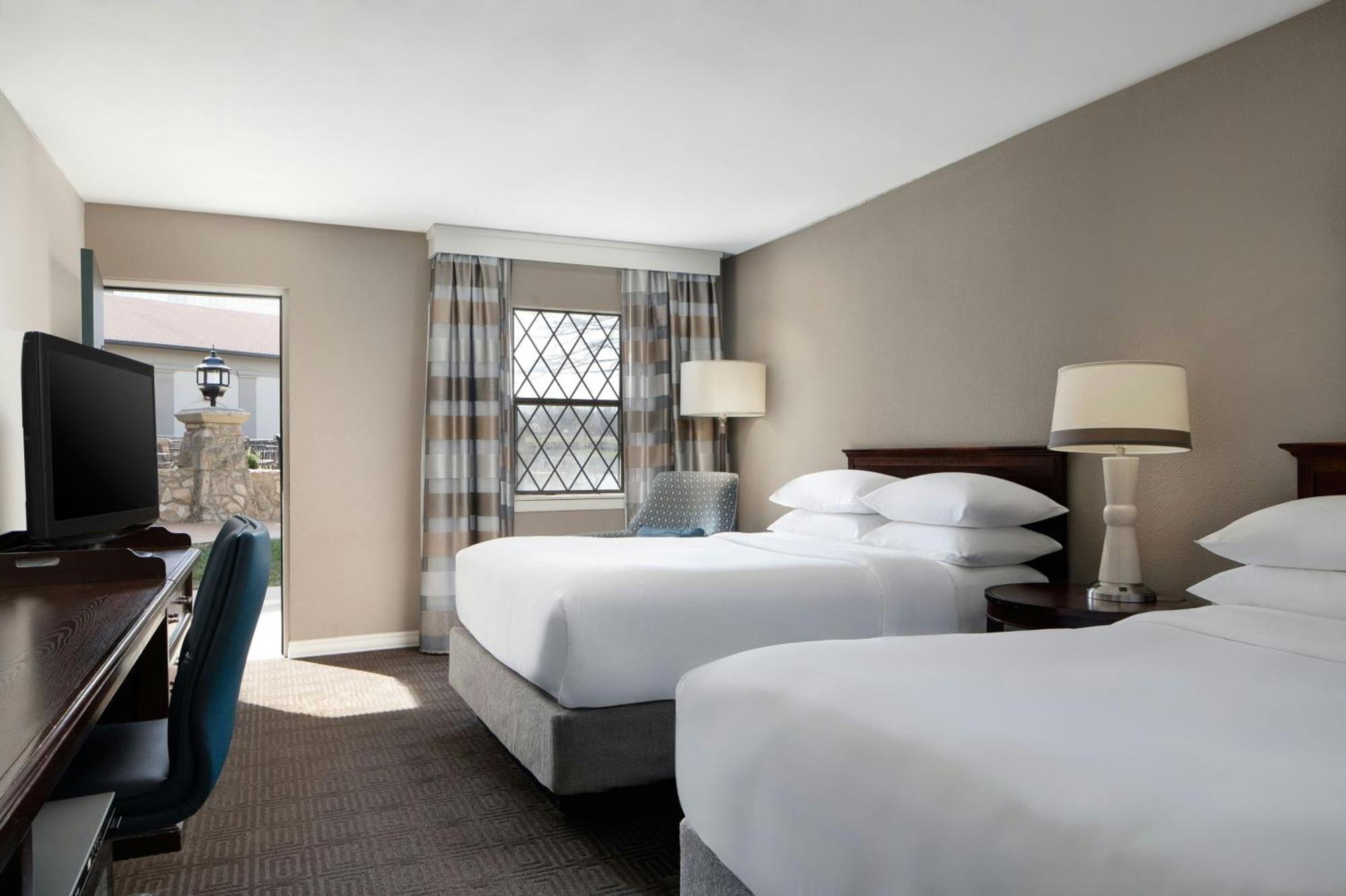 Sheraton Westport Lakeside Chalet Maryland Heights Esterno foto